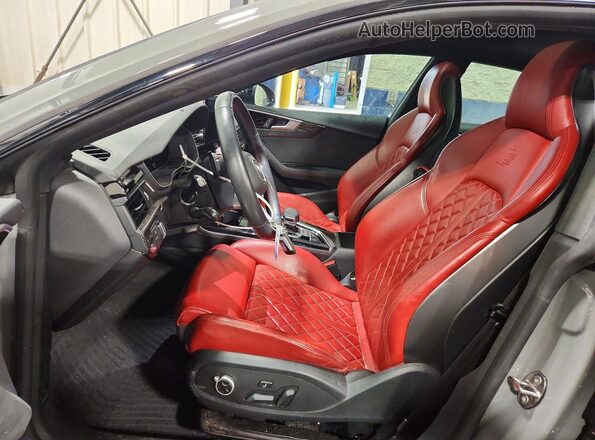 WAUC4CF5XNA011978 2022 AUDI S5 Gray Widok wnętrza z przodu