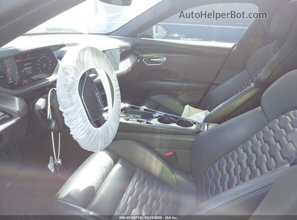 WAUCJBFW9R7004194 2024 AUDI E-TRON Черный 