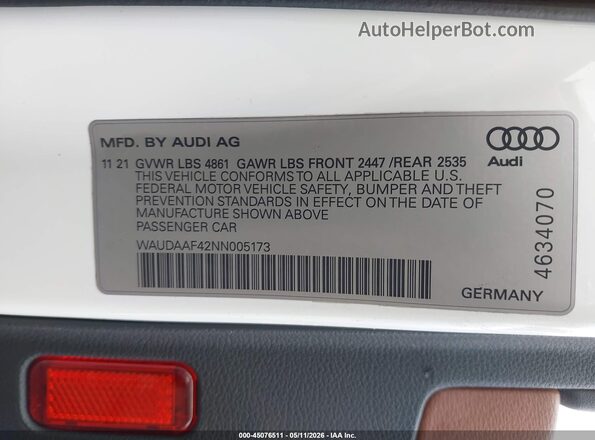 WAUDAAF42NN005173 2022 AUDI A4 White ძრავის განყოფილების ხედი