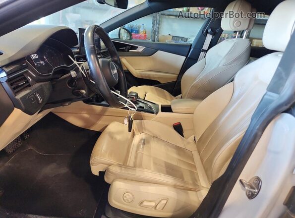 WAUDACF54MA015889 2021 AUDI A5 White Սալոնի դիմացի տեսք
