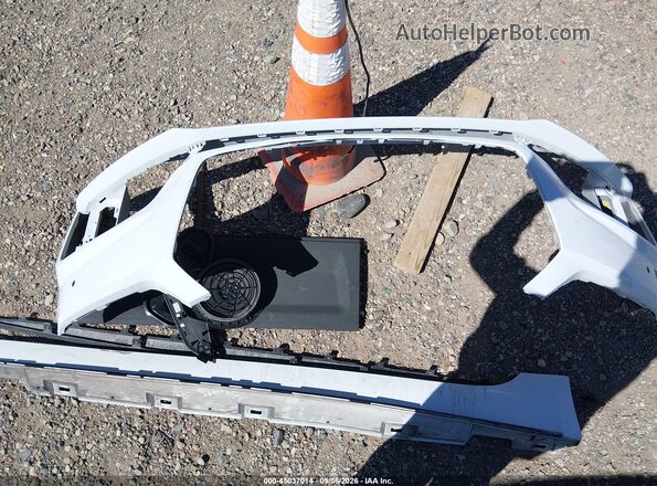 WAUENCF53JA135641 2018 AUDI OTHER White Vista del cuadro de instrumentos