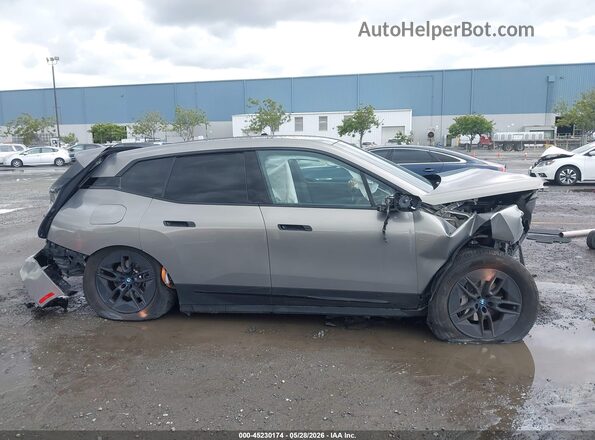 WB523CF03PCM19294 2023 BMW IX Серый Вид задней части салона