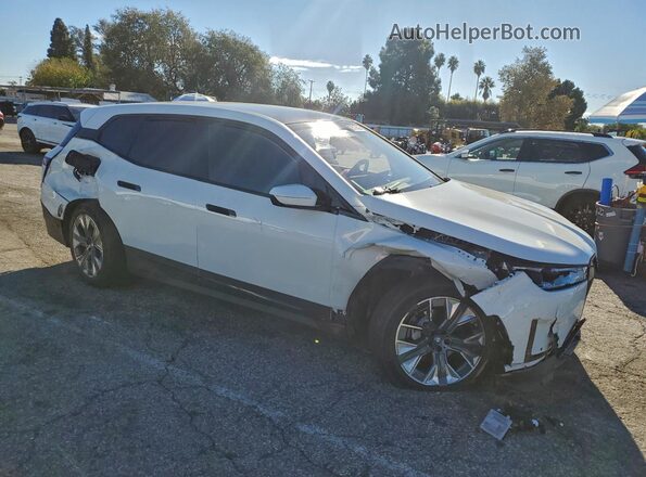 WB523CF04RCR26921 2024 BMW IX White Передня права чверть