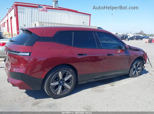 WB523CF05SCT40718 2025 BMW IX Бордовый Вид задней части салона