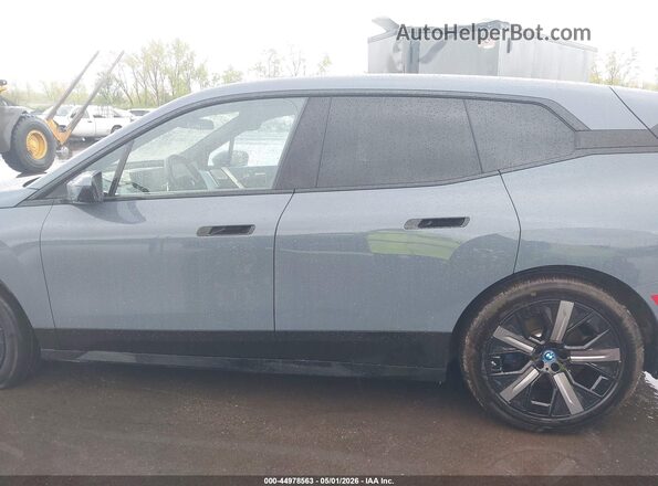 WB533CF05PCM54813 2023 BMW IX Blue Widok wnętrza 360 stopni