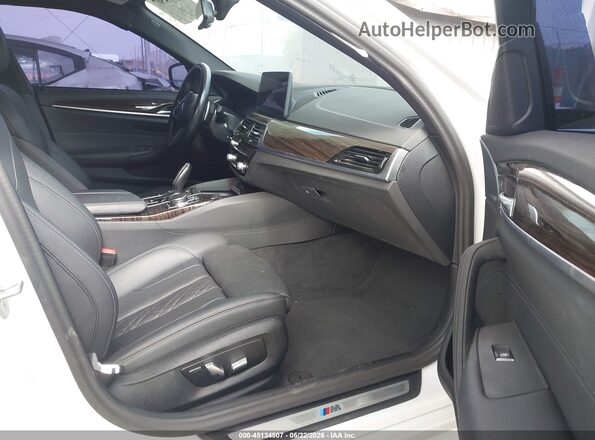 WBA13AG01PCN31303 2023 BMW 5 SERIES White Widok wnętrza z przodu