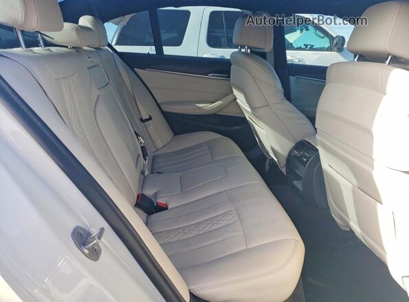 WBA13AG06MCF92046 2021 BMW 5 SERIES White Widok tylnych siedzeń