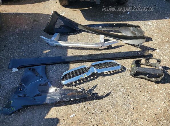 WBA13BJ03PCL44627 2023 BMW 5 SERIES Black Vista del compartimento del motor