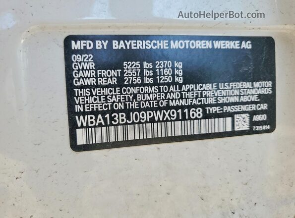 WBA13BJ09PWX91168 2023 BMW 5 SERIES White Vista del compartimento del motor