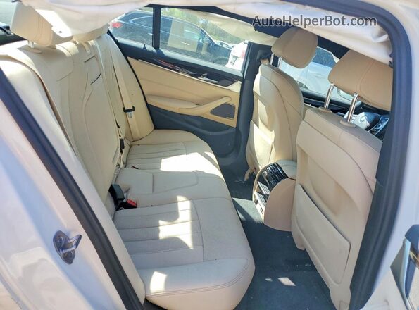 WBA13BJ09PWX91168 2023 BMW 5 SERIES White Vista de los asientos traseros