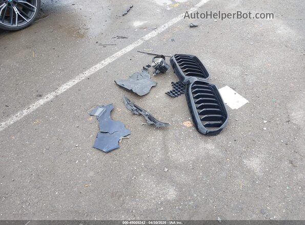 WBA13BK05PCM25563 2023 BMW M5 Gray Vista del salpicadero