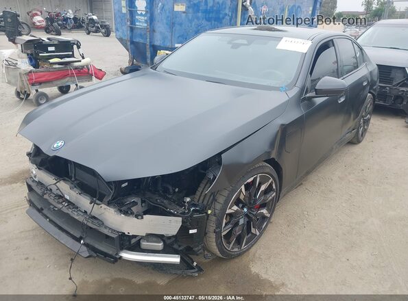 WBA13FK0XTCV83169 2026 BMW 5 SERIES Gray Առջևի ձախ երեք քառորդ տեսարան