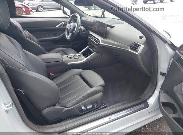 WBA23AT04RCP10612 2024 BMW 4 SERIES Gray Vista interior delantera