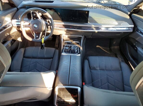 WBA23EH02SCV31345 2025 BMW 7 SERIES Gray Вид панелі приладів