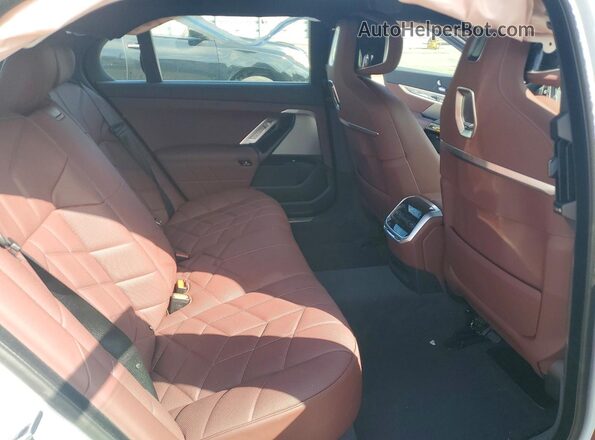 WBA23EH03SCT34734 2025 BMW 7 SERIES White Вид задніх сидінь
