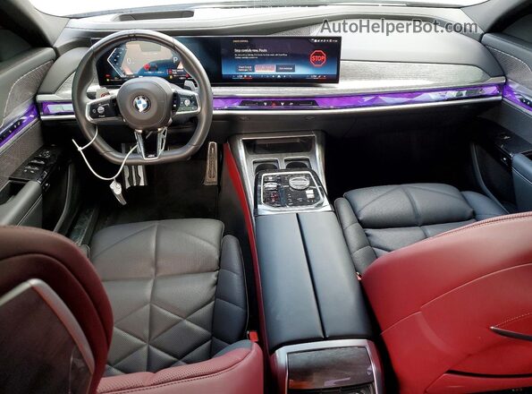 WBA23EH05RCT09490 2024 BMW 7 SERIES Gray Vista del salpicadero