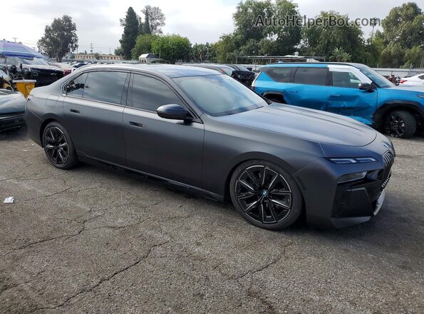 WBA23EH05RCT09490 2024 BMW 7 SERIES Gray Delantero derecho