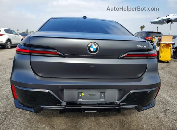 WBA23EH05RCT09490 2024 BMW 7 SERIES Gray Vista trasera