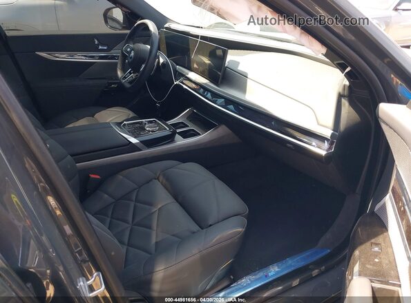 WBA23EH08SCV20253 2025 BMW 7 SERIES Gray Front interior view