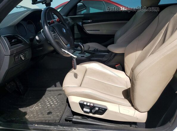 WBA2J1C58JVD09805 2018 BMW 2 SERIES White Widok wnętrza z przodu