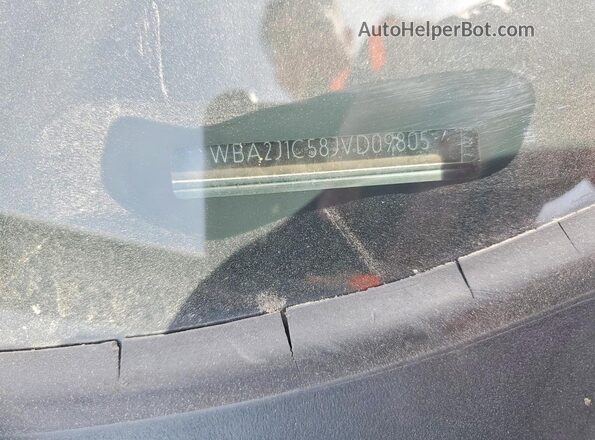 WBA2J1C58JVD09805 2018 BMW 2 SERIES White Widok komory silnika