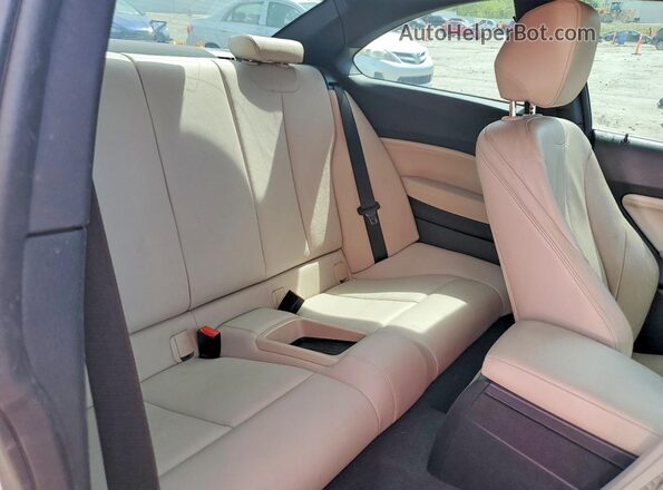 WBA2J1C58JVD09805 2018 BMW 2 SERIES White Widok tylnych siedzeń