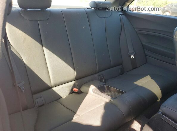 WBA2J5C59JVB27991 2018 BMW M2 Красный Вид задних сидений