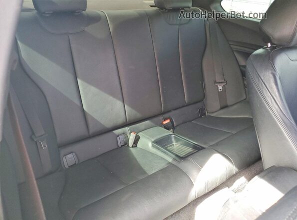 WBA2J7C50JVB28412 2018 BMW M2 Black Vista de los asientos traseros