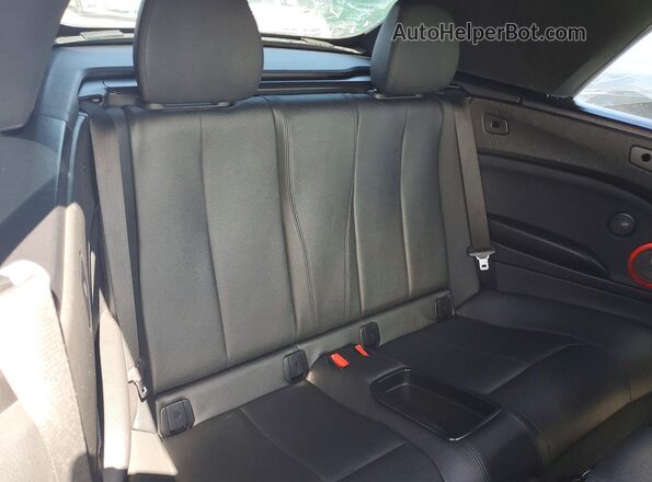 WBA2M7C50JVD51623 2018 BMW 2 SERIES White Widok tylnych siedzeń