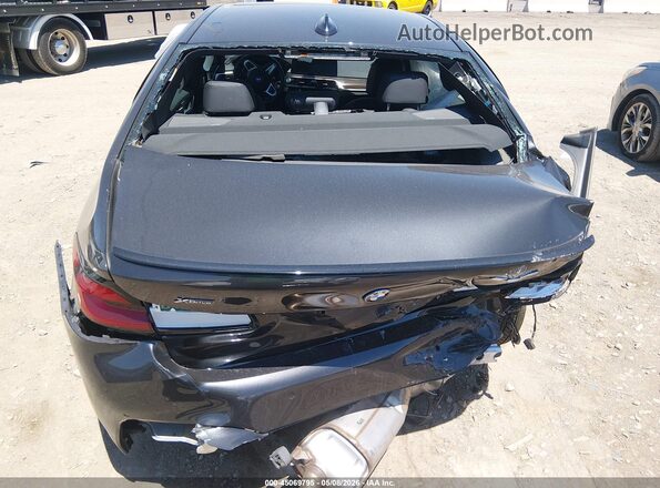 WBA33AG06PCL90639 2023 BMW 5 SERIES Black Widok z przodu