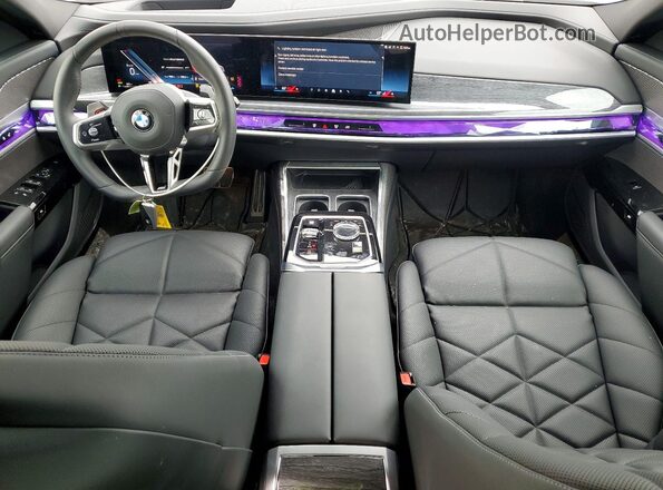 WBA33EH00SCV21692 2025 BMW 7 SERIES Turquoise Вид панелі приладів
