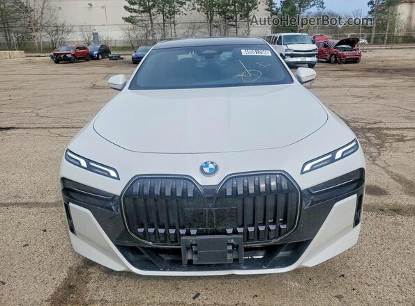 WBA33EJ01TCW60211 2026 BMW 7 SERIES White Вид спереду