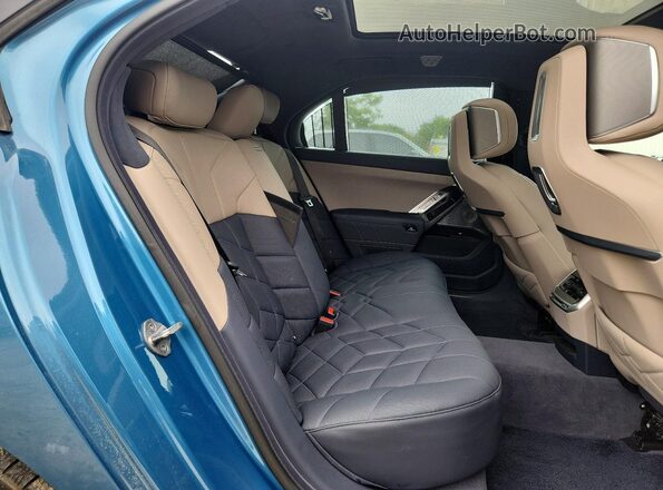 WBA33EJ07RCR42720 2024 BMW 7 SERIES Синий Вид задних сидений