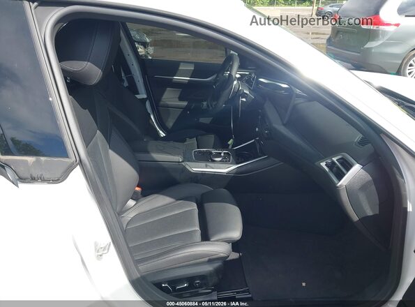 WBA33FB00SFU05387 2025 BMW 4 SERIES White Widok wnętrza z przodu