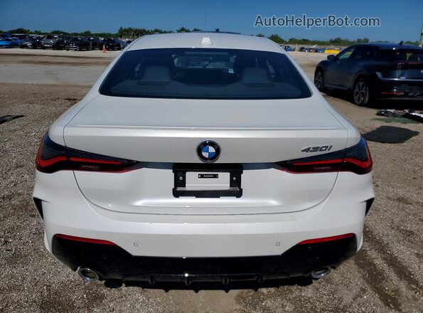 WBA43DA02TCW64346 2026 BMW 4 SERIES White Rear view