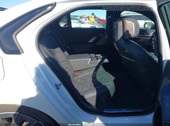 WBA43EH01SCV37923 2025 BMW 7 SERIES White Widok naklejki z numerem VIN