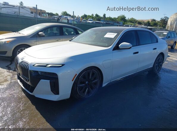 WBA43EH01SCV37923 2025 BMW 7 SERIES White Przód lewy