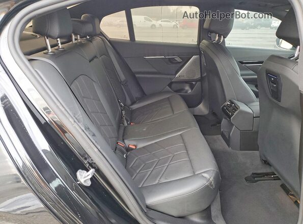 WBA43FJ05RCS86883 2024 BMW 5 SERIES Черный Вид задних сидений