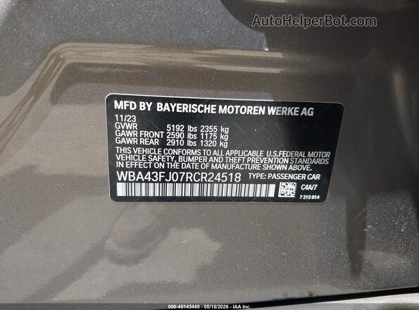 WBA43FJ07RCR24518 2024 BMW 5 SERIES Silver ძრავის განყოფილების ხედი