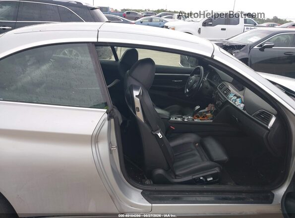 WBA4Z1C56JEC70651 2018 BMW 4 SERIES Silver Widok naklejki z numerem VIN