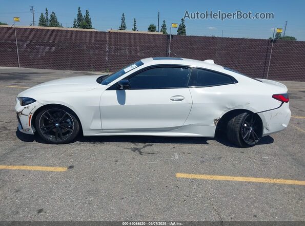 WBA53AP08NCK93111 2022 BMW 4 SERIES White Widok wnętrza z tyłu
