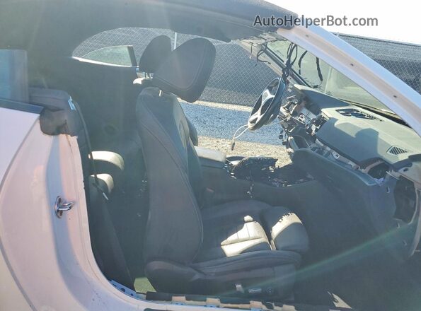 WBA53AT01NCJ15062 2022 BMW M4 White Vista de los asientos traseros
