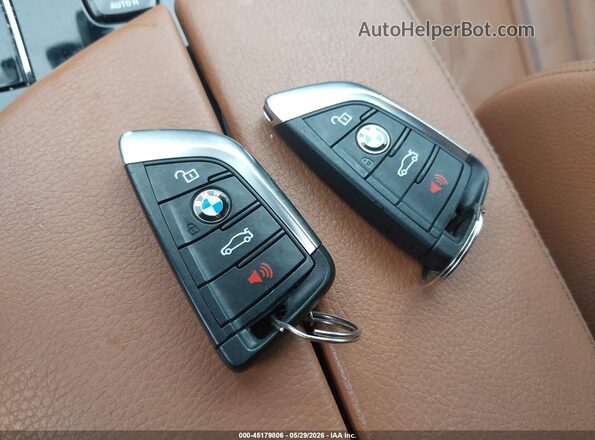 WBA53BH03MCF18296 2021 BMW 5 SERIES Blue Вид панелі приладів