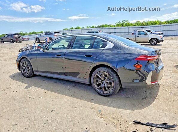 WBA53FJ04TCX42366 2026 BMW 5 SERIES Черный Задняя левая четверть