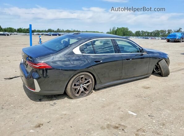 WBA53FJ04TCX42366 2026 BMW 5 SERIES Черный Задняя правая четверть
