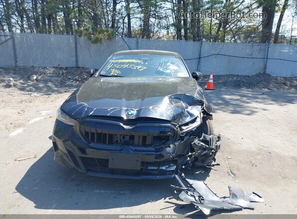 WBA53FJ06RCR17256 2024 BMW 5 SERIES Черный Вид щитка приборов