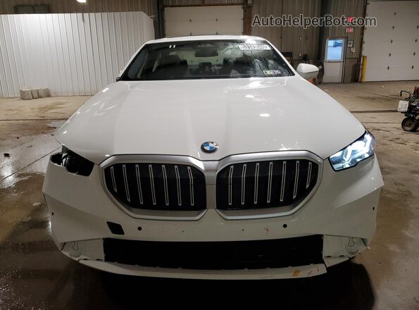 WBA53FJ09TCV23712 2026 BMW 5 SERIES White Панорамний вид салону 360°