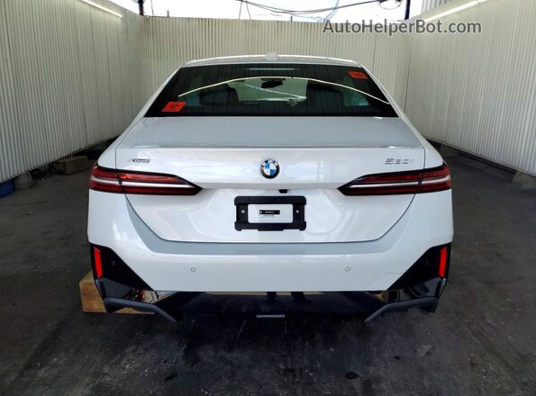 WBA53FJ0XTCX57115 2026 BMW 5 SERIES White Vista trasera