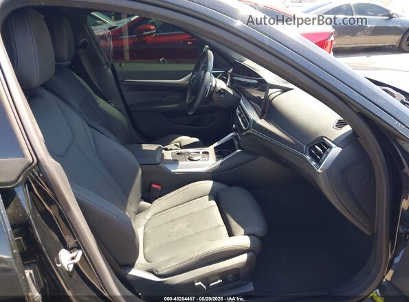WBA63AV02RFT49457 2024 BMW 4 SERIES Black Вид салону спереду