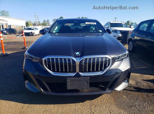 WBA63FJ01SCT78491 2025 BMW 5 SERIES Gray Դիմացի տեսք